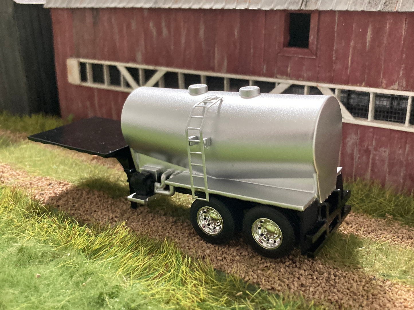 1/64 Liquid Fertilizer Tender Trailer 3,250 gallons