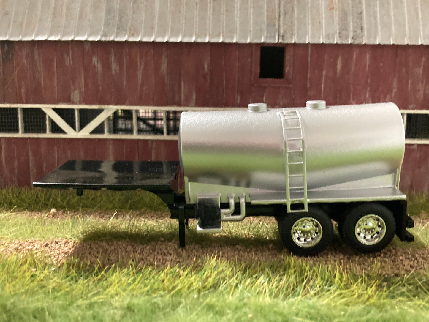 1/64 Liquid Fertilizer Tender Trailer 3,250 gallons