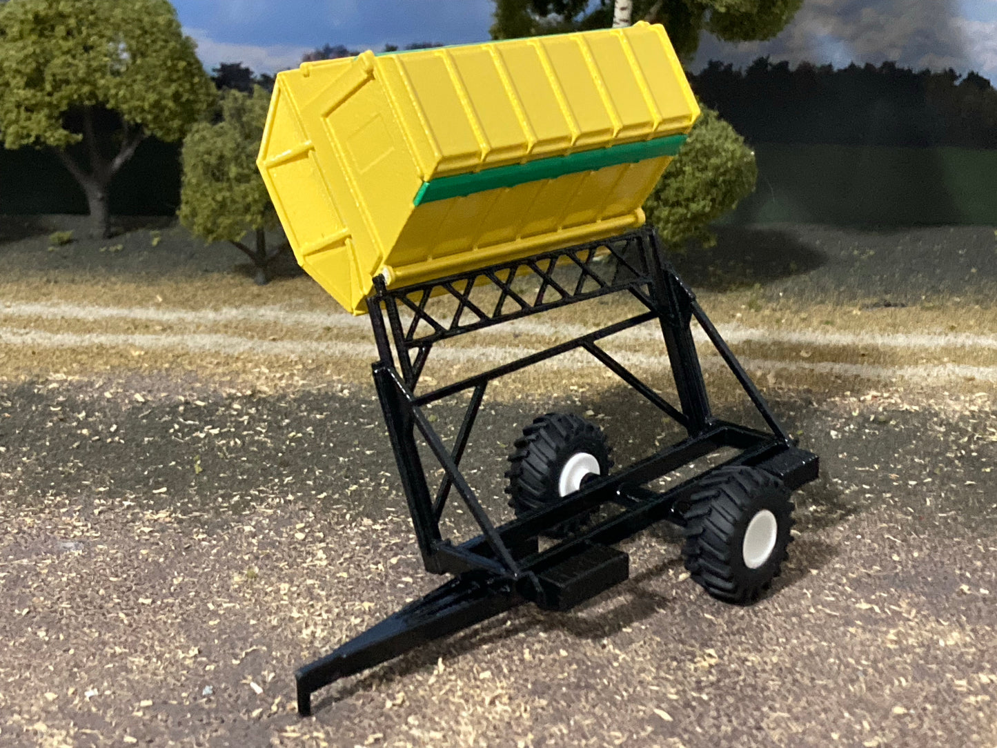 1/64 Dump Cart 17ft with Extensions Yellow and Green