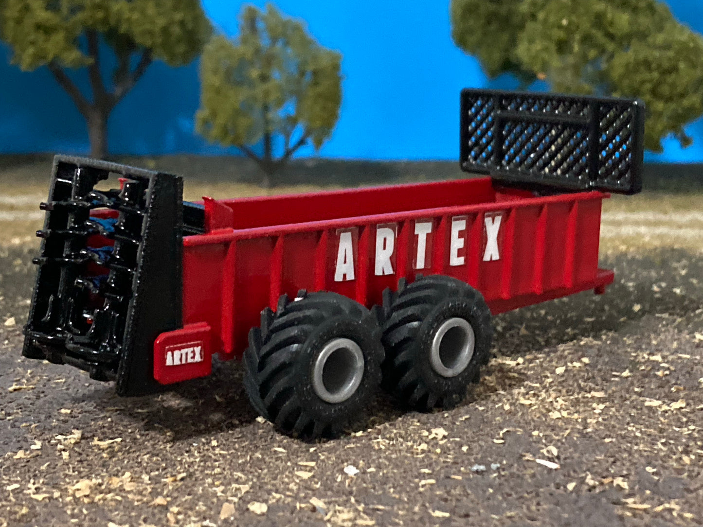 1/64 Artex SB600 Manure Spreader Red