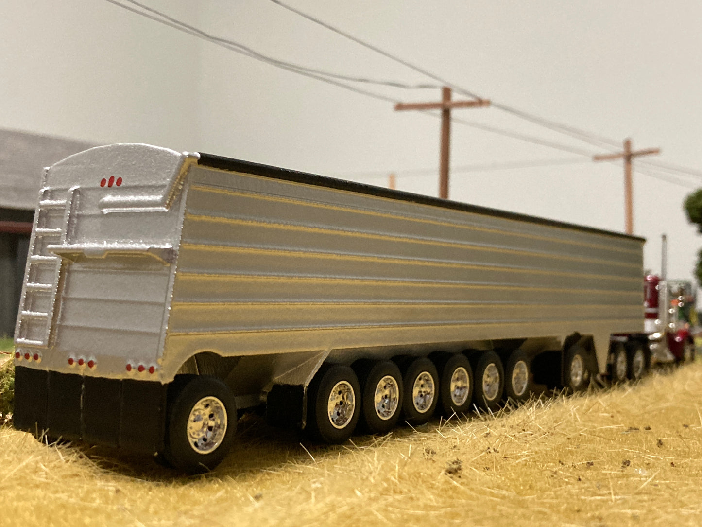1/64 8 Axle 3 Hopper Grain Trailer for Semi Trucks