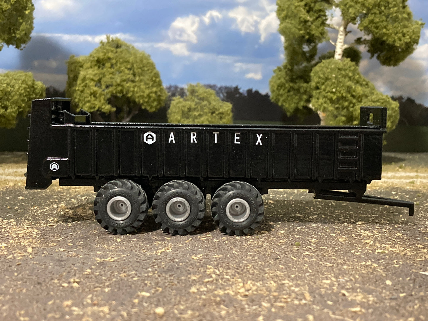 1/64 Artex CB1200 Manure Spreader Black